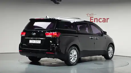 2015 Kia Canival 11-seater Luxury
