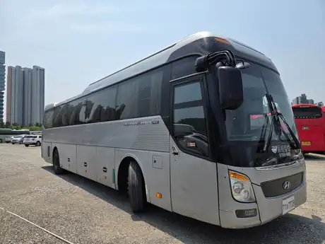 2013 Hyundai Universe